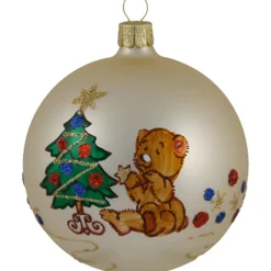 Weihnachtskugeln-Glaskugel creme matt mit Bärchen am Weihnachtsbaum, 8 cm